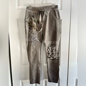 Gigi Moda camo and sequin star lightweight pants. Sz. Small. Made in Italy.